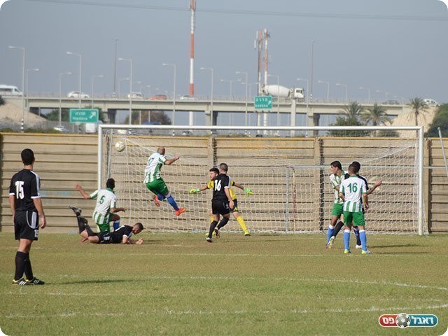 שער היתרון לנשר (אימן נסר אלדין)